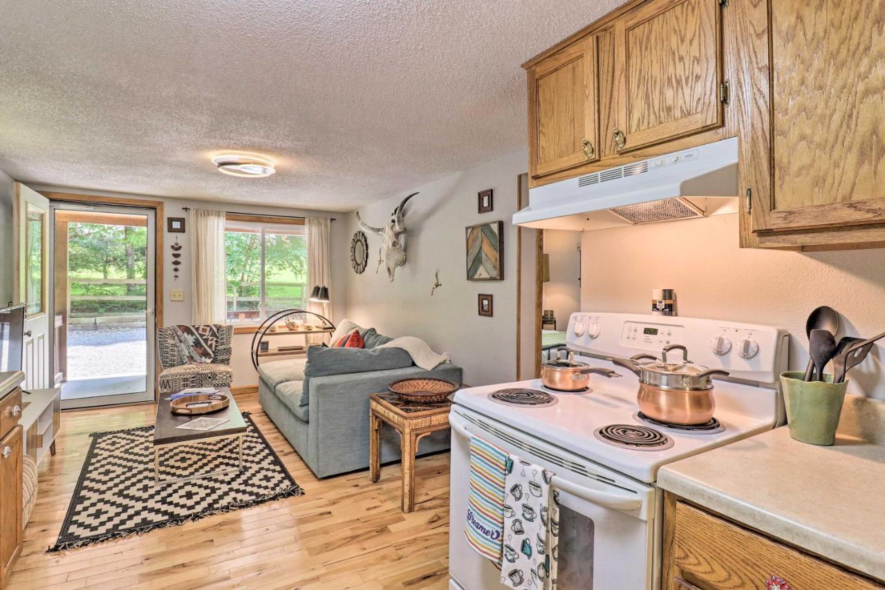 Vintage Creekside Cottage With Hot Tub And Grill! Maggie Valley Esterno foto