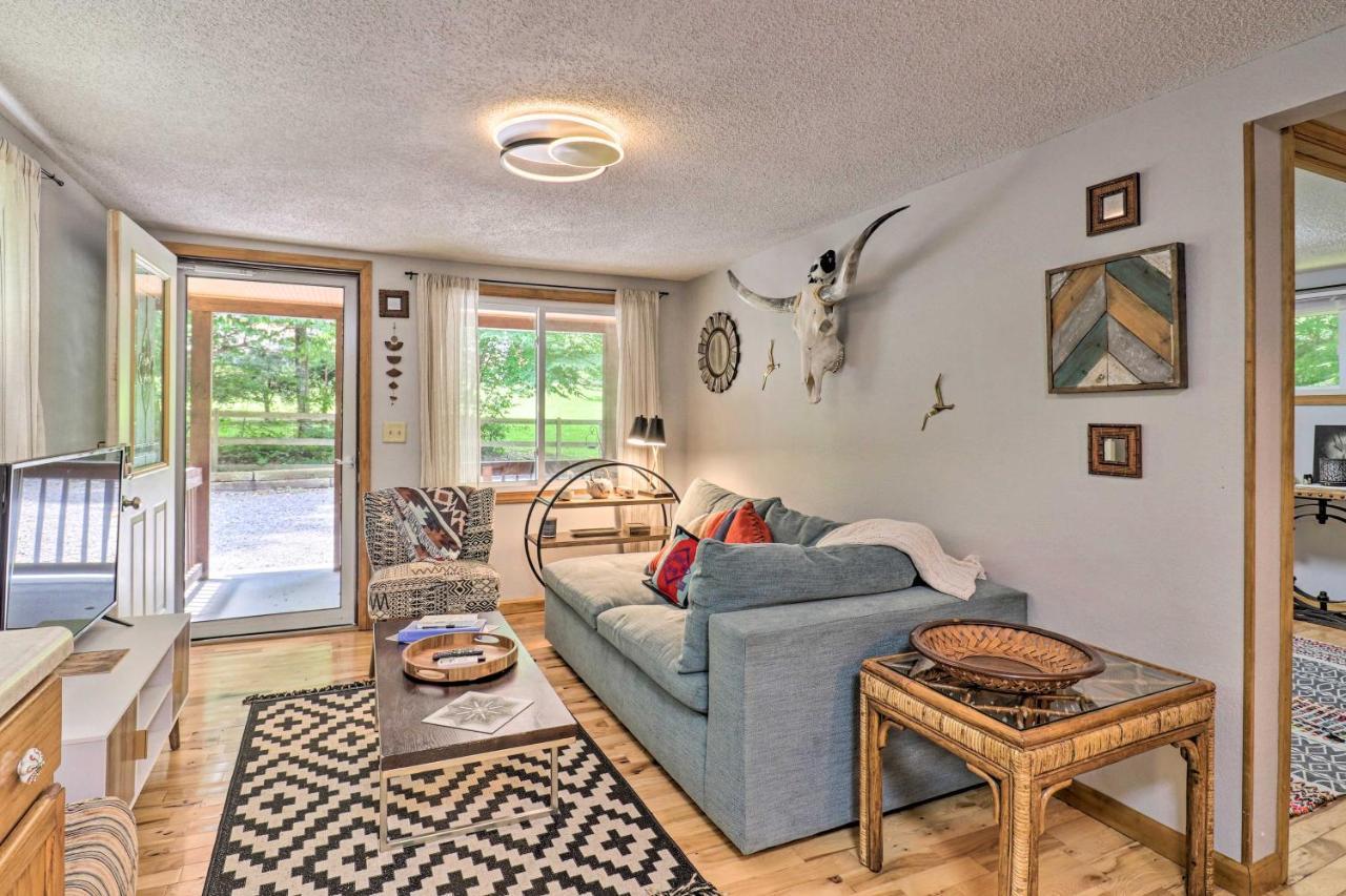 Vintage Creekside Cottage With Hot Tub And Grill! Maggie Valley Esterno foto