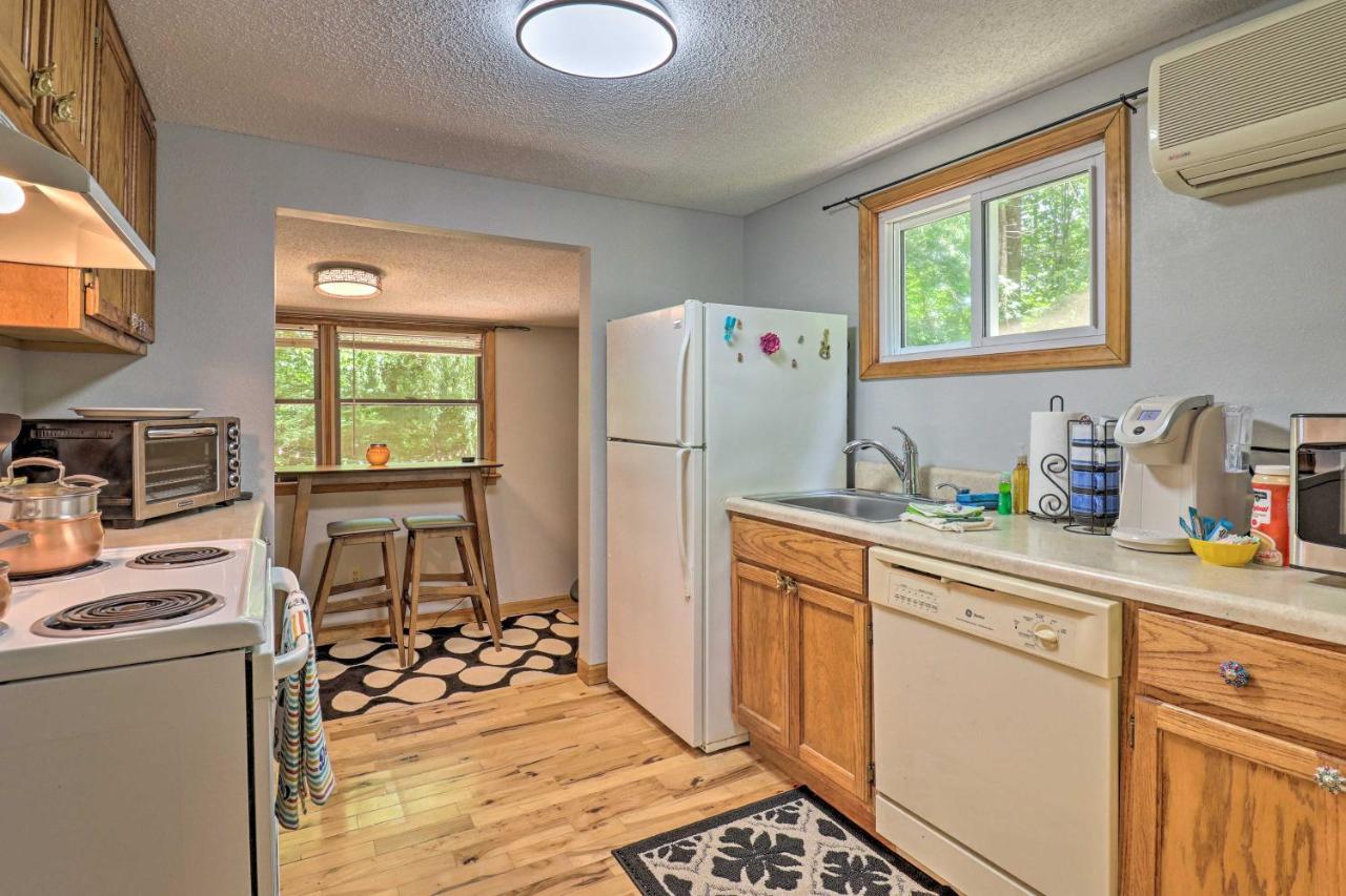Vintage Creekside Cottage With Hot Tub And Grill! Maggie Valley Esterno foto