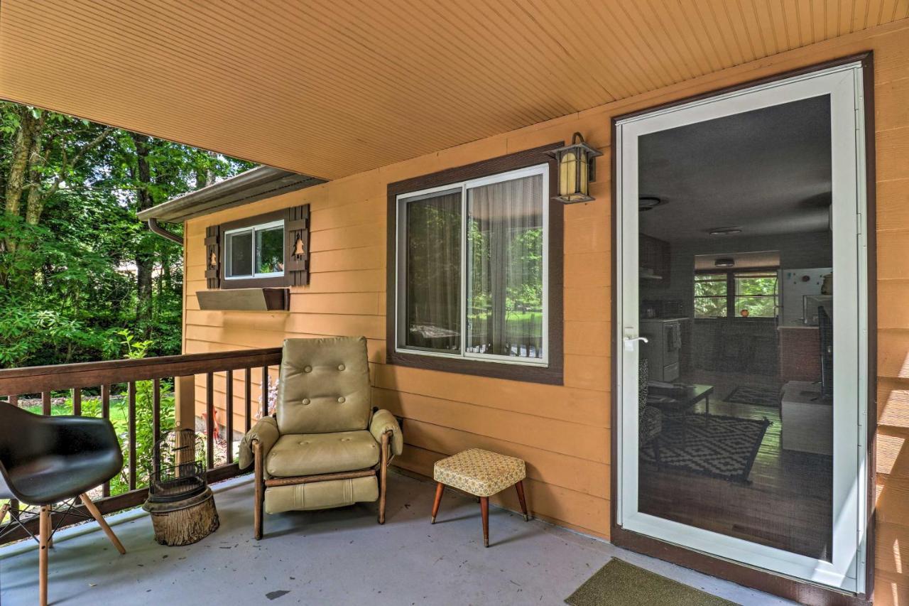 Vintage Creekside Cottage With Hot Tub And Grill! Maggie Valley Esterno foto